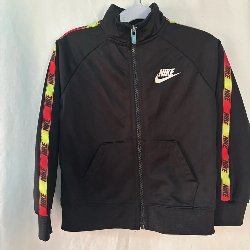 Nike Toddler Boys Black Track Jacket Full Zip Logo Tape Sleeves 3T‎ Raglan
